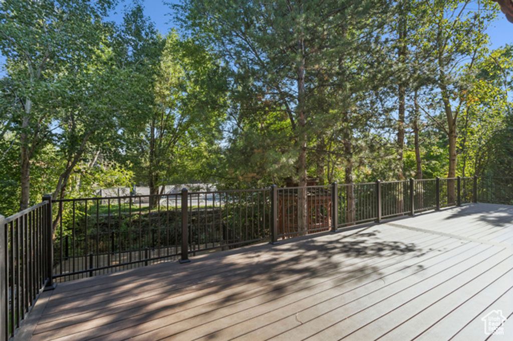 Image 10 of property listing at 2614 E TUXEDO CIR, Cottonwood Heights, UT 84093