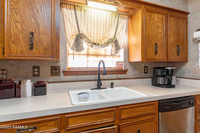 1000 Robert Lee Circle, Lafayette, LA 70506