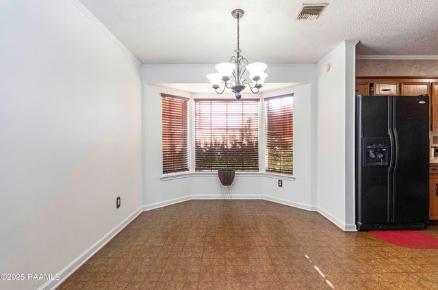 1000 Robert Lee Circle, Lafayette, LA 70506