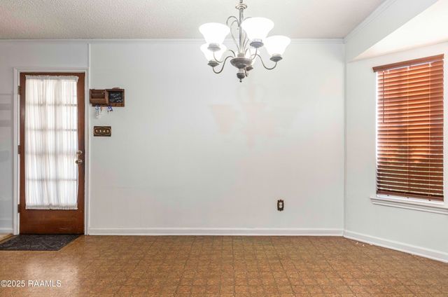 1000 Robert Lee Circle, Lafayette, LA 70506