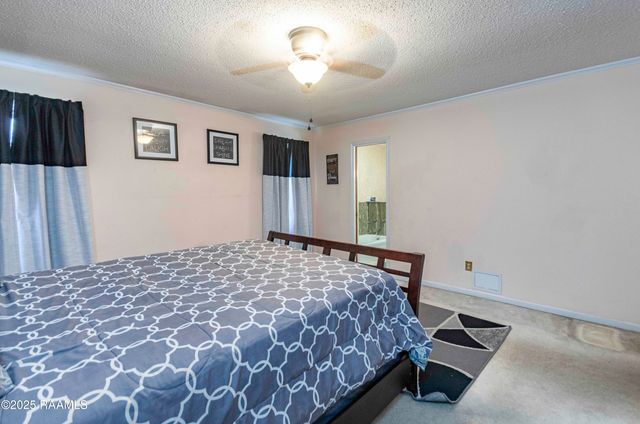 1000 Robert Lee Circle, Lafayette, LA 70506