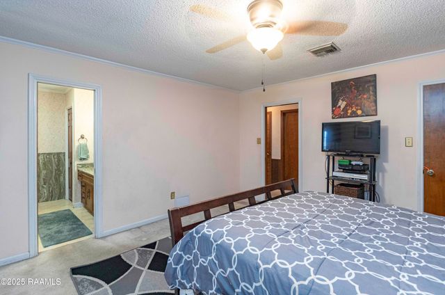 1000 Robert Lee Circle, Lafayette, LA 70506