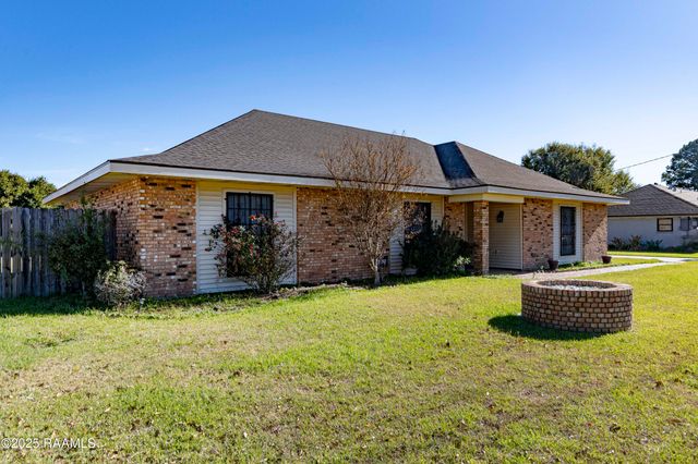 1000 Robert Lee Circle, Lafayette, LA 70506