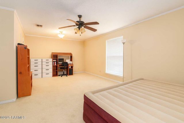 1000 Robert Lee Circle, Lafayette, LA 70506