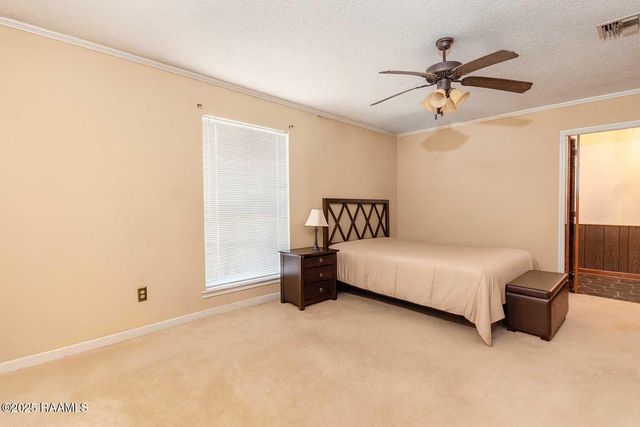 1000 Robert Lee Circle, Lafayette, LA 70506