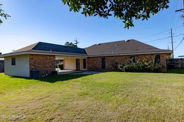 1000 Robert Lee Circle, Lafayette, LA 70506