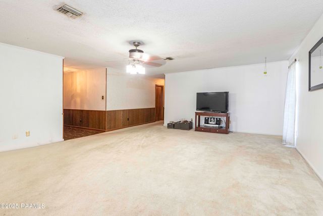 1000 Robert Lee Circle, Lafayette, LA 70506