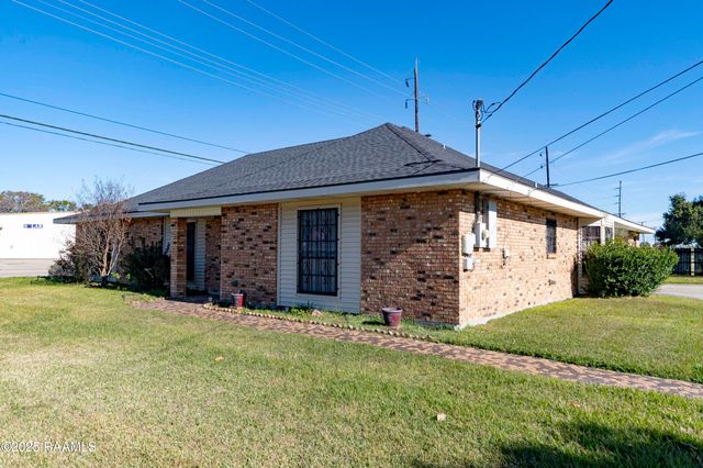 1000 Robert Lee Circle, Lafayette, LA 70506