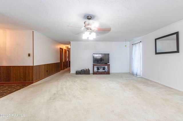 1000 Robert Lee Circle, Lafayette, LA 70506