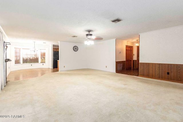 1000 Robert Lee Circle, Lafayette, LA 70506