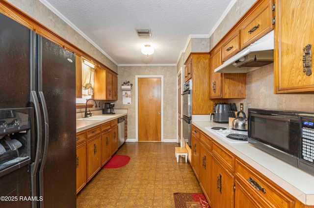 1000 Robert Lee Circle, Lafayette, LA 70506