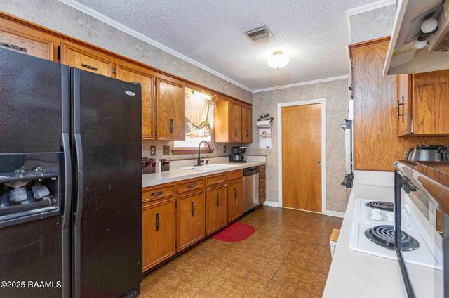 1000 Robert Lee Circle, Lafayette, LA 70506