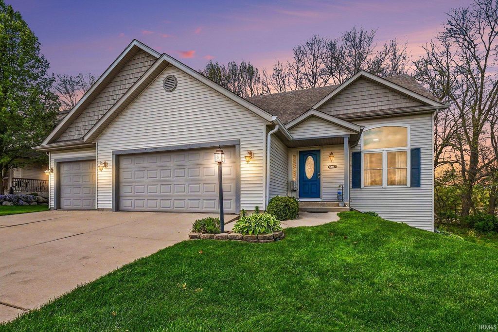 53167 Meadowgrass Lane, South Bend, IN 46628