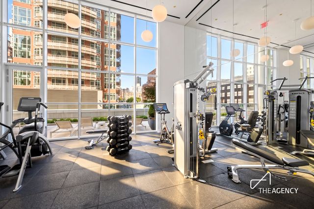 200 E 59th St Apt 14A, New York City, NY 10022