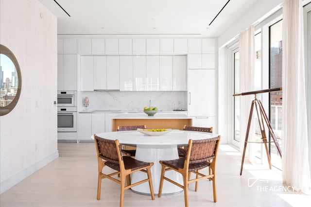 200 E 59th St Apt 14A, New York City, NY 10022