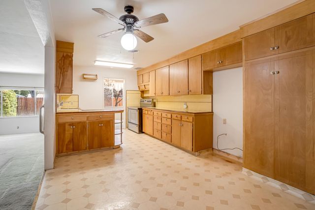 3899 E Lyell, Fresno, CA 93702