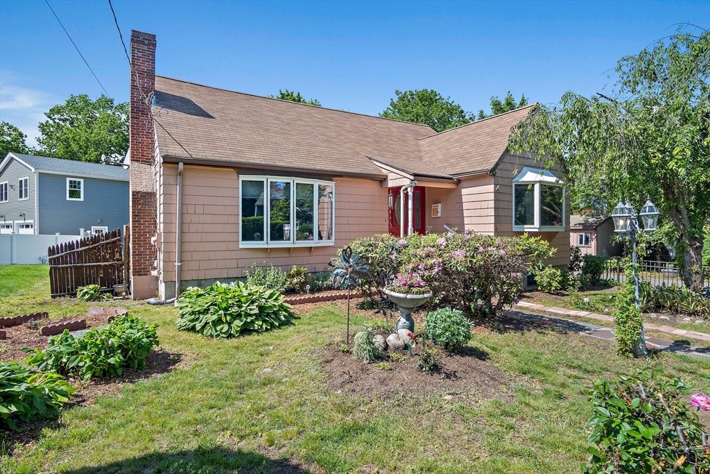 4 Merrow Ln, Stoneham, MA 02180