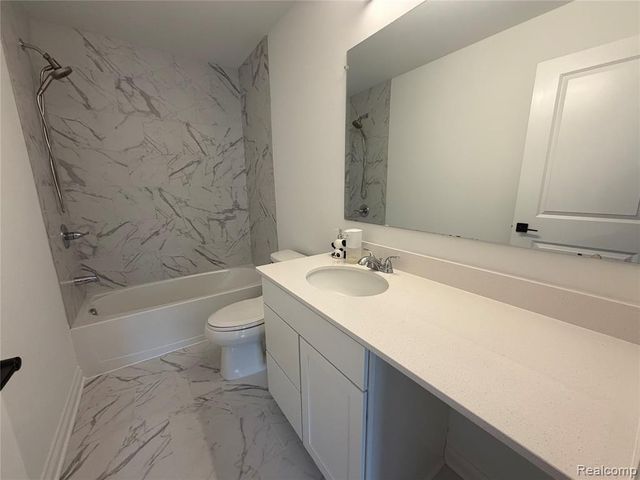 51360 Whispering Ridge Drive, Northville, MI 48167