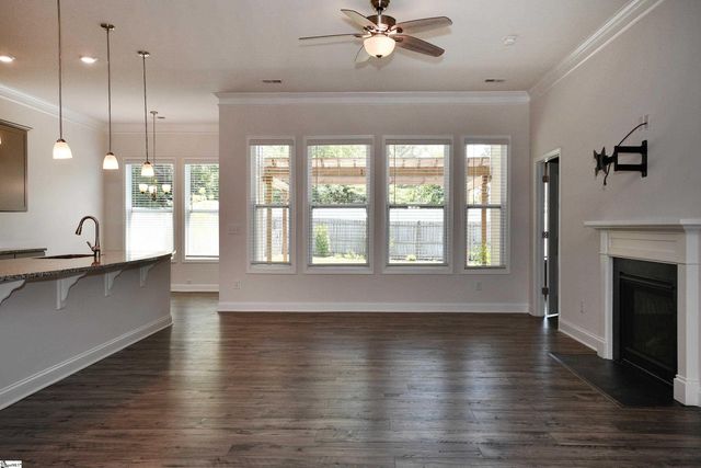 406 Raleighwood Drive, Simpsonville, SC 29681