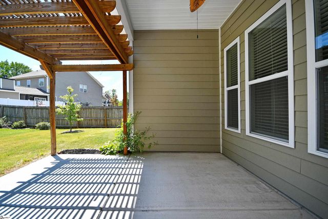 406 Raleighwood Drive, Simpsonville, SC 29681