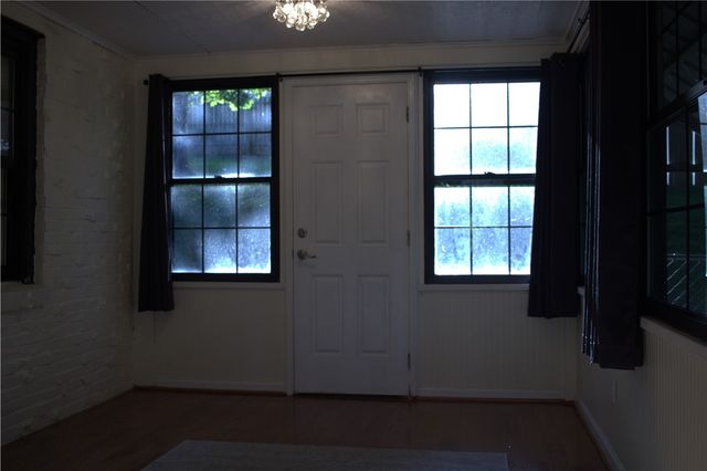 230 Broadway Dr, Pleasant Hills, PA 15236