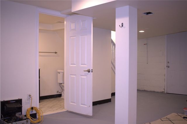 230 Broadway Dr, Pleasant Hills, PA 15236