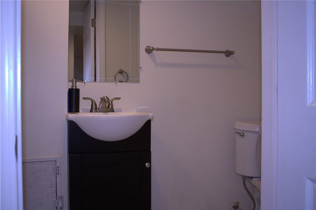 230 Broadway Dr, Pleasant Hills, PA 15236