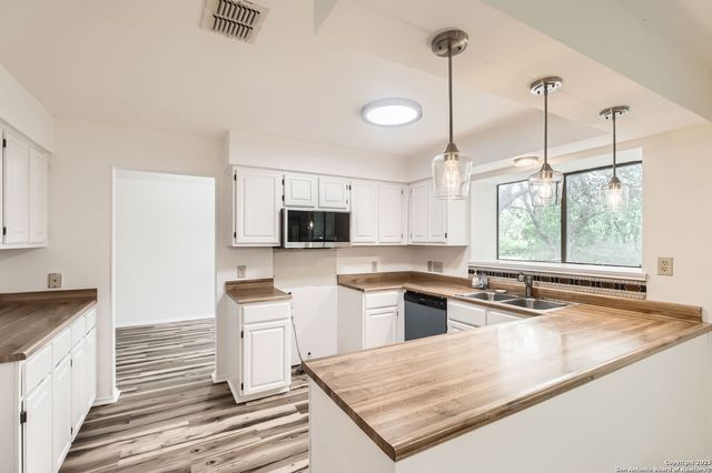 7509 Sidbury Cir, San Antonio, TX 78250