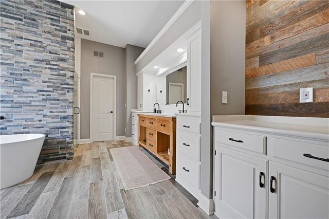 11670 W 147th Street, Olathe, KS 66062