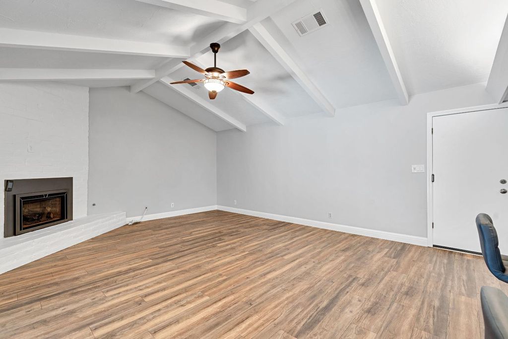 Image 15 of property listing at 6597 N Haslam Avenue, Fresno, CA 93711