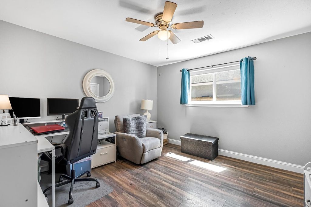 Image 22 of property listing at 6597 N Haslam Avenue, Fresno, CA 93711