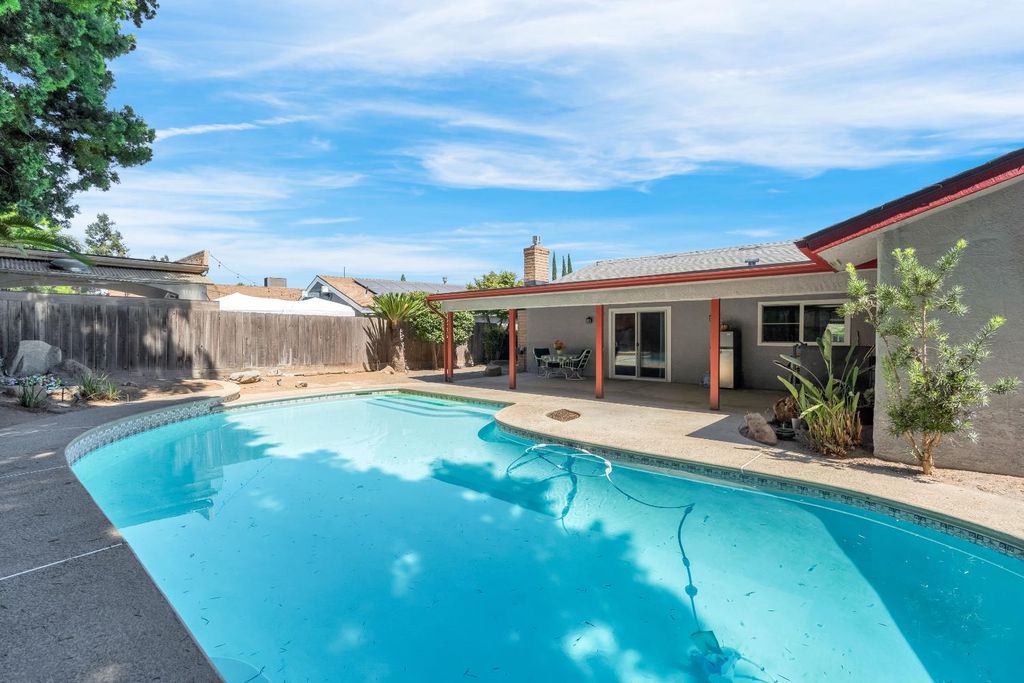 Image 36 of property listing at 6597 N Haslam Avenue, Fresno, CA 93711