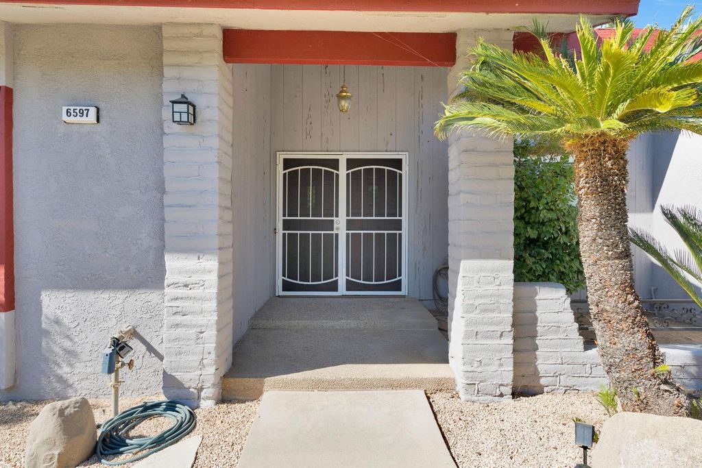 Image 4 of property listing at 6597 N Haslam Avenue, Fresno, CA 93711