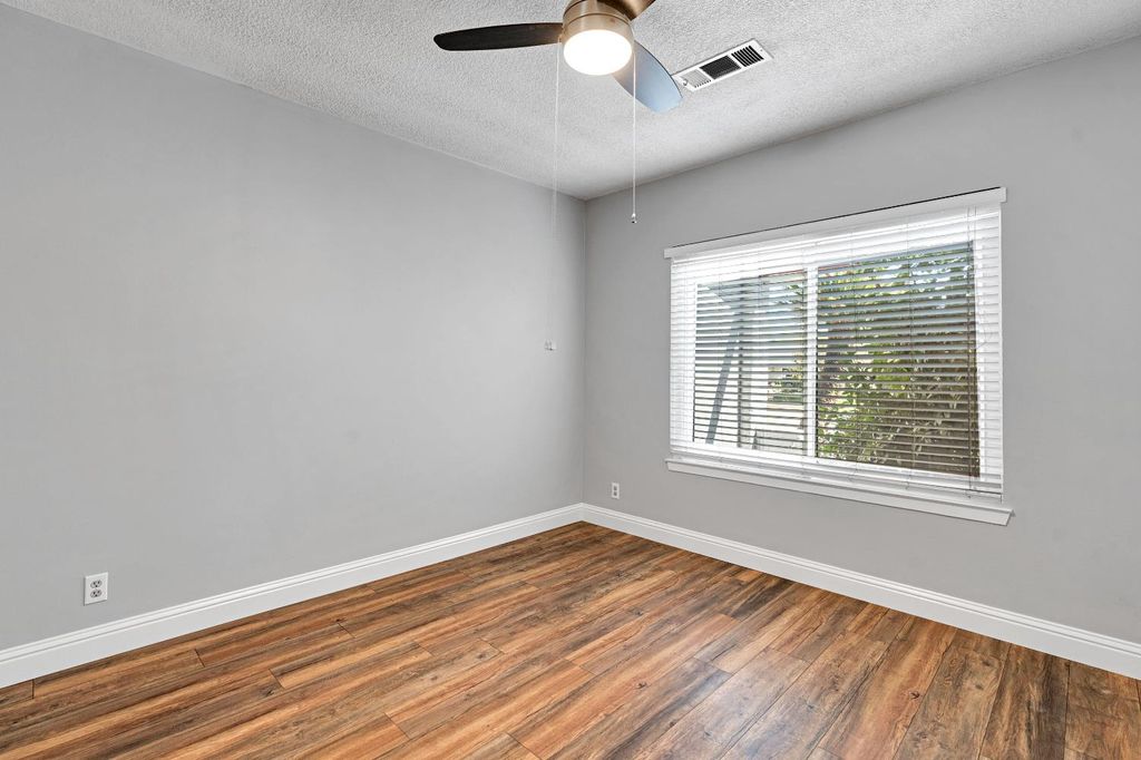 Image 7 of property listing at 6597 N Haslam Avenue, Fresno, CA 93711