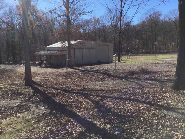367 CRABTREE RD, Selmer, TN 38375