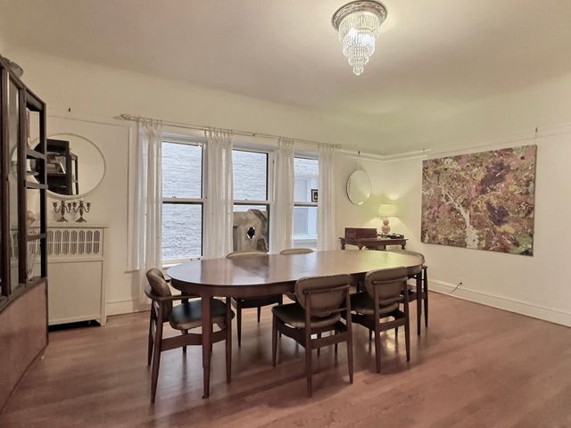 2921 N Pine Grove Avenue 1, Chicago, IL 60657