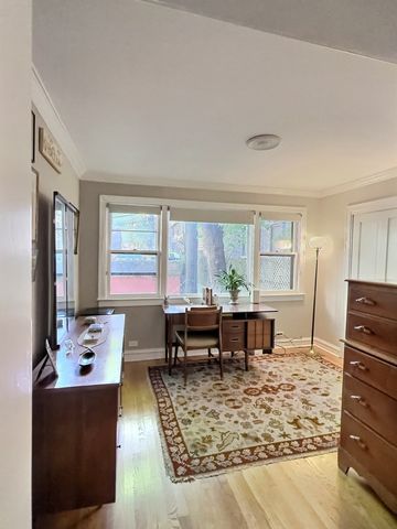 2921 N Pine Grove Avenue 1, Chicago, IL 60657