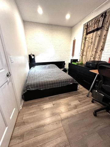 2921 N Pine Grove Avenue 1, Chicago, IL 60657