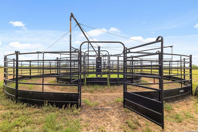 2431 FM 467, Seguin, TX 78155