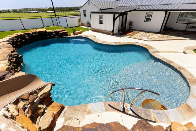 2431 FM 467, Seguin, TX 78155