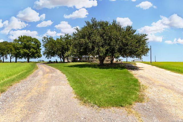 2431 FM 467, Seguin, TX 78155