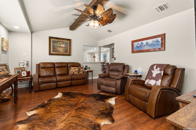 2431 FM 467, Seguin, TX 78155