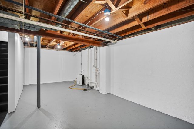 700 Payton Avenue, Des Moines, IA 50315