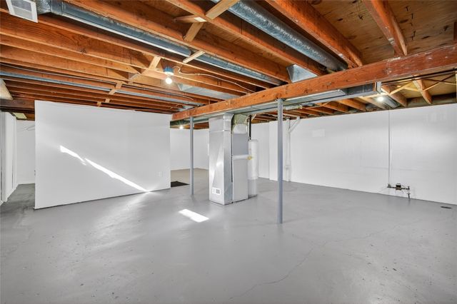 700 Payton Avenue, Des Moines, IA 50315