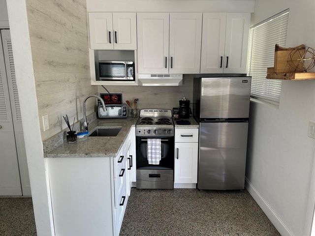 1258 Beach Road 5, Singer Island, FL 33404