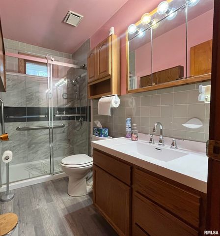 1942 S 11TH Street, Springfield, IL 62703