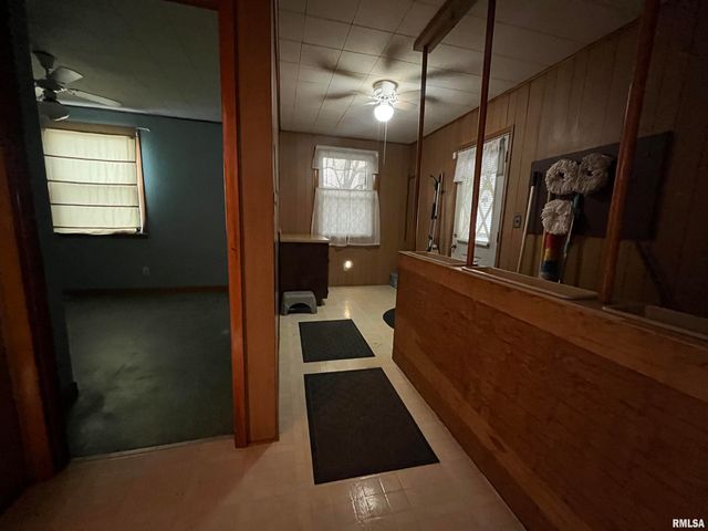 1942 S 11TH Street, Springfield, IL 62703