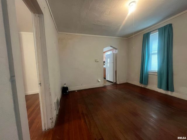 1942 S 11TH Street, Springfield, IL 62703