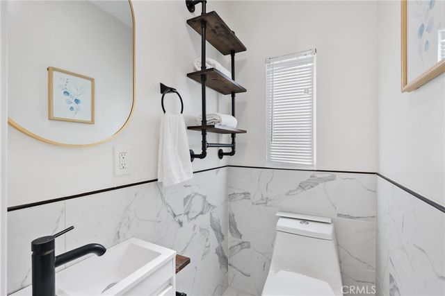 6612 2nd, Los Angeles, CA 90043