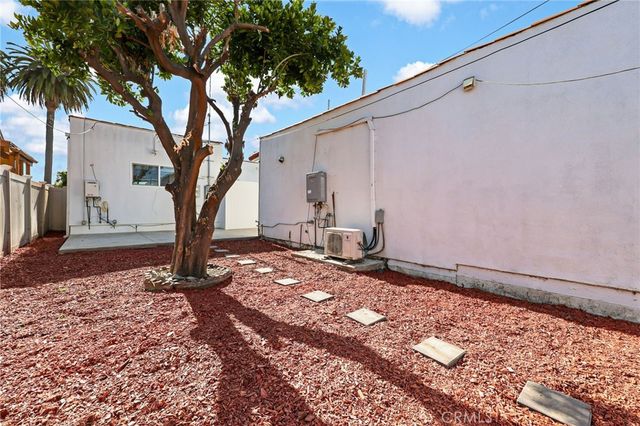 6612 2nd, Los Angeles, CA 90043